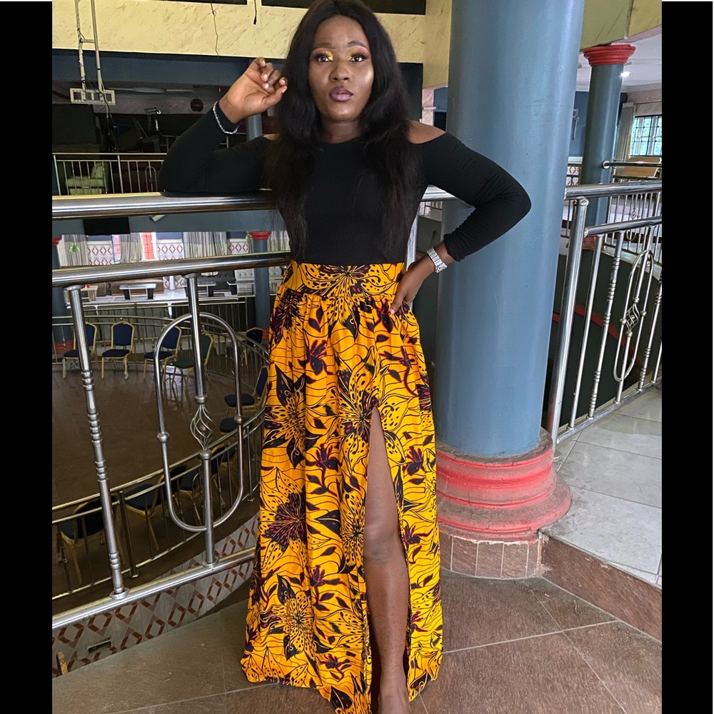 African Print Maxi skirt with a slit, high waist - Picture 3 of 8